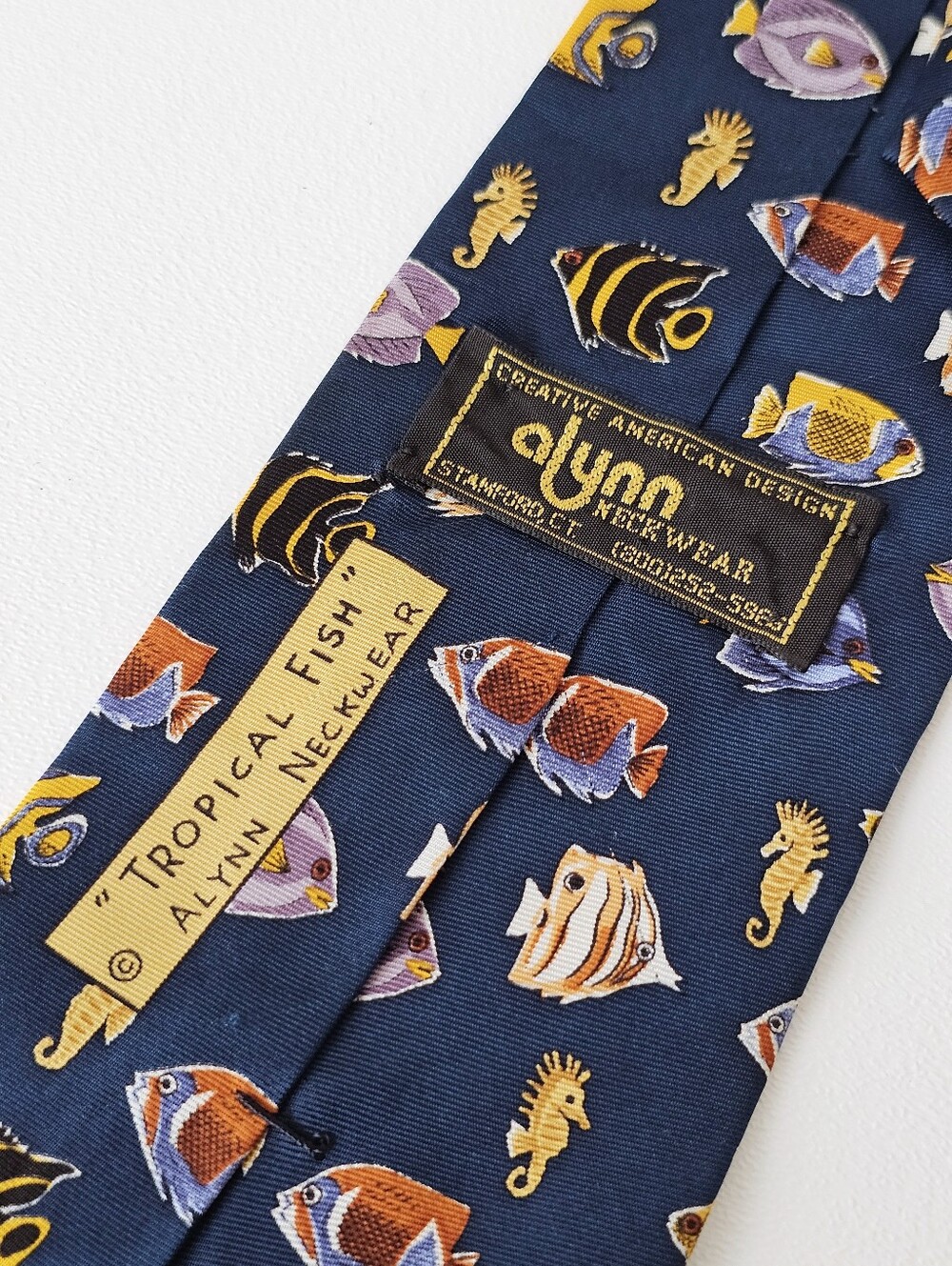Vintage Alynn Tropical Fish Silk Necktie Navy Blue Aquarium Novelty Tie - Picture 7 of 9
